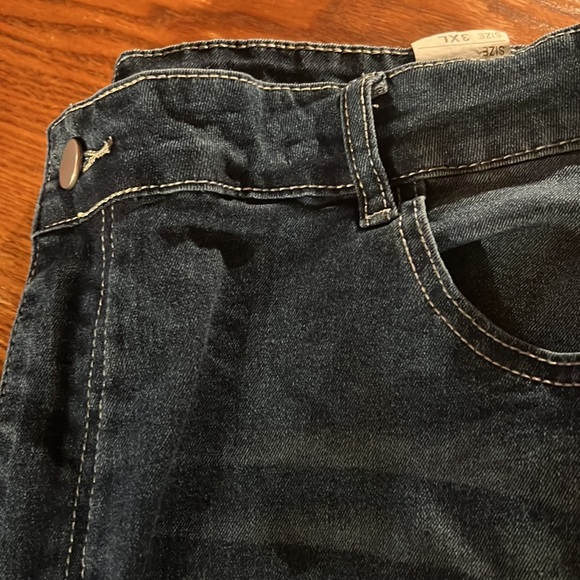 Jeans - Picture 2 of 4